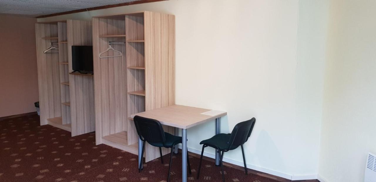 Sveciu Namai- Kazlu Ruda Hotel ภายนอก รูปภาพ